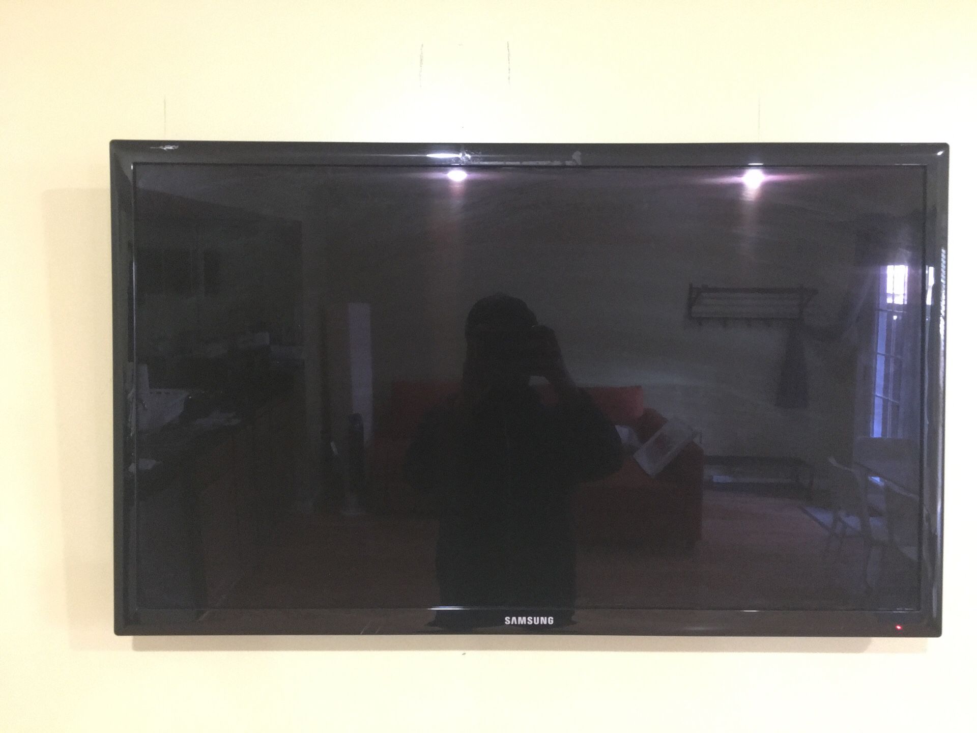Samsung 37” LED flat screen tv