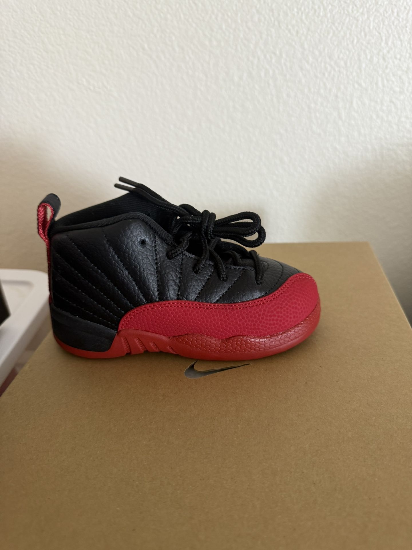 Jordan 12 Gamebreds 8c