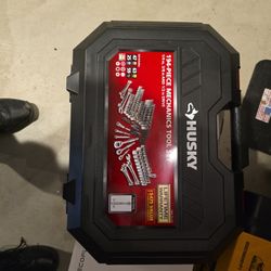 194 PC Husky Tool Set