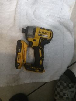 DeWalt Impact Drill With One Battery