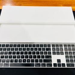 Apple Magic Keyboard Touch ID ~Space Black Like New in Box