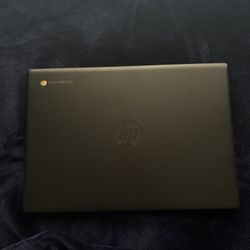 Black HP Chromebook G7 14 inch laptop