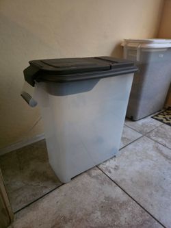 Dog food Container