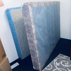  🥰🥰😇😇$135 each bed frame/ box springs (I have 2 more available a blue one and a brown one) -  I have purchased these from  in Seattle and Tri Citi