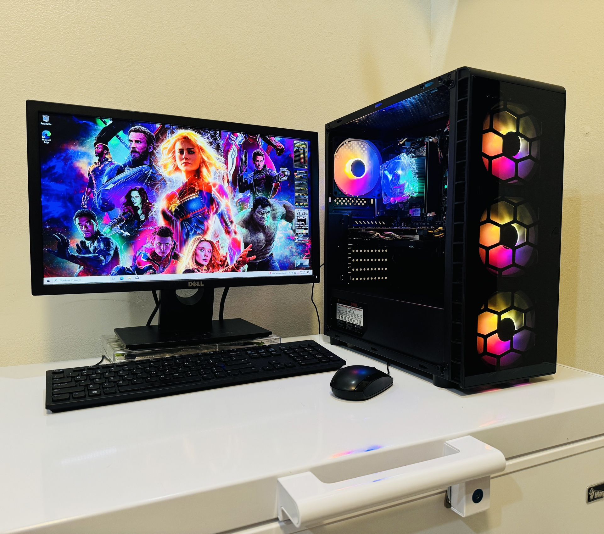 NEW DELL Gaming PC 8 Core I7 @3,4 GHz. GPU RADEON R9 380X 4G. 120G SSD/1T HDD, 16G RAM. WIFI, Bluetooth. USB3, 600W 80+ PSU. 22”Monit/Keyb/Mou. Win10