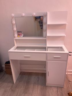 White Vanity Desk with Lighted Mirror