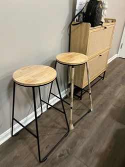 2 Barstools