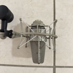 Mic Neumann TLM 103 condenser