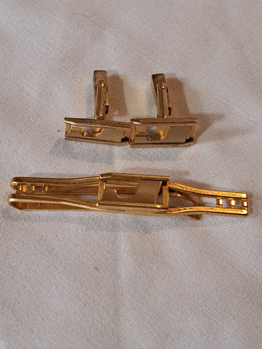 Vintage Anson Monogram cufflinks and tie bar set