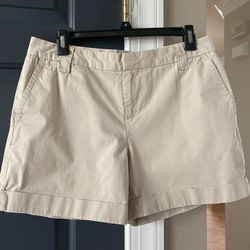 Banana Republic Women’s beige Shorts Size 8