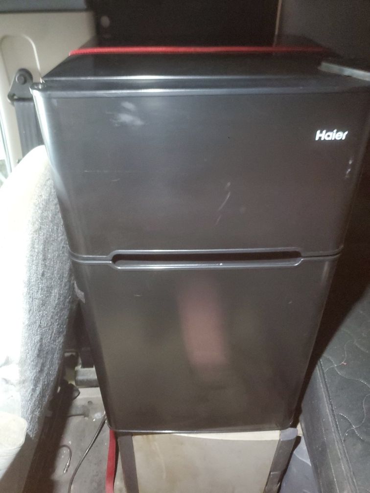 Mini fridge