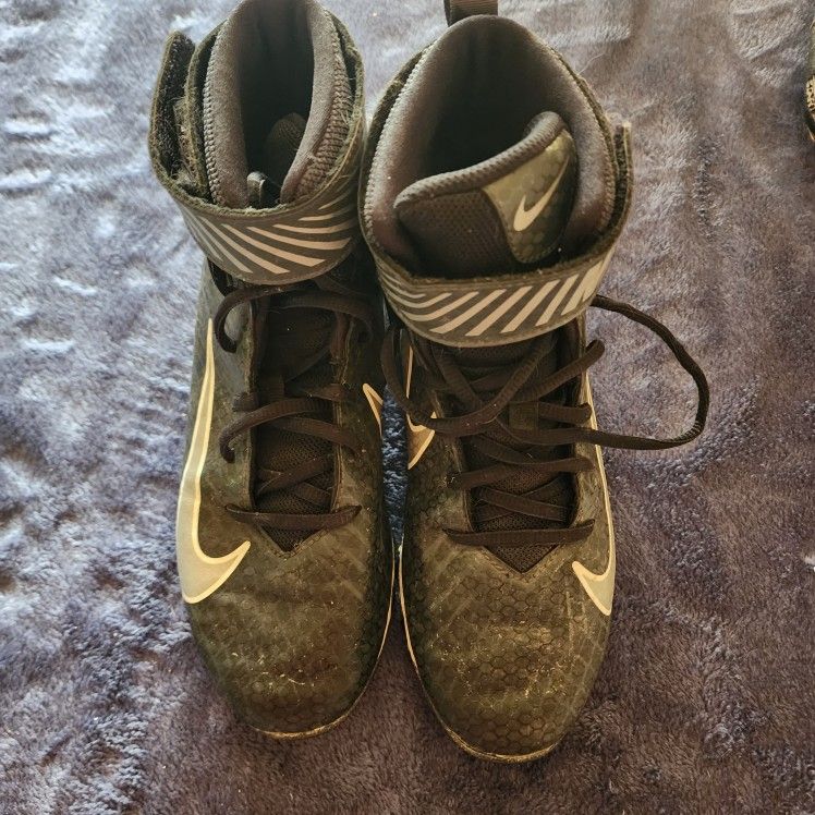 Nike Hgh Top Youth Football Cleat