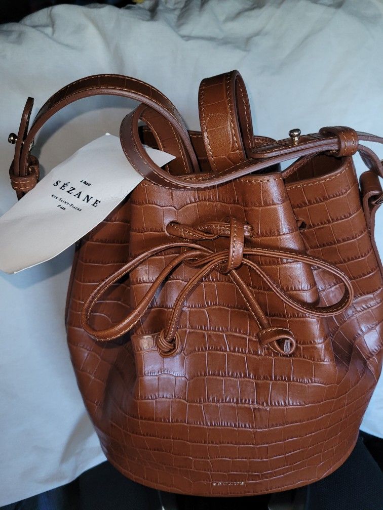 NEW Bourse Farrow $200