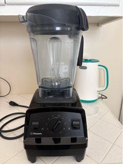 Vitamin Explorian Blender with 64oz Low profile cup