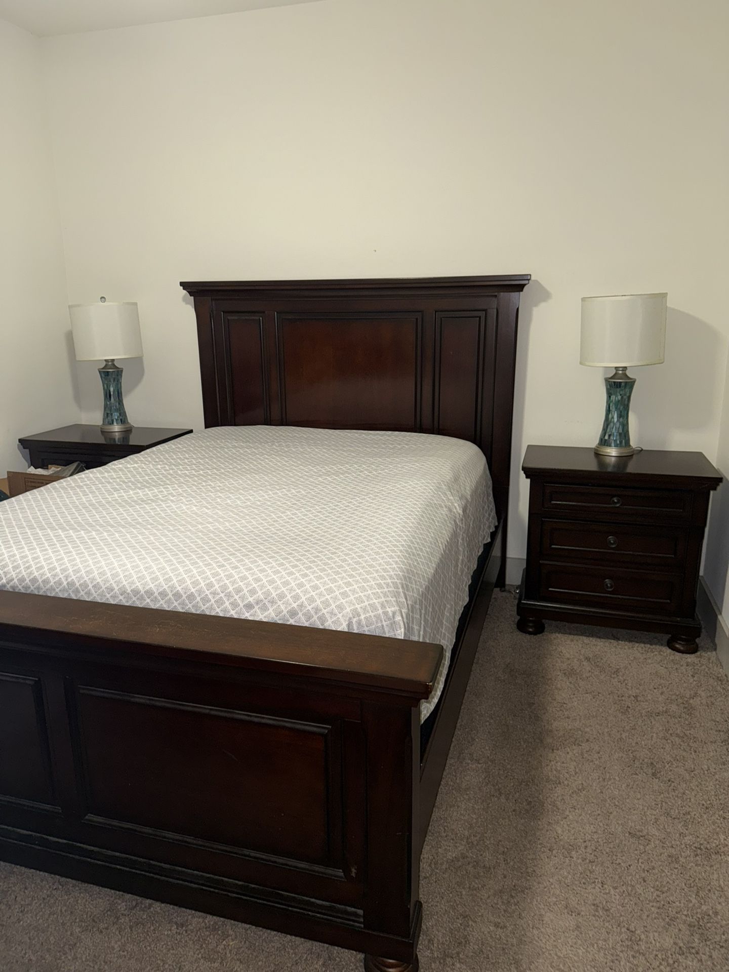 Queen Bedroom Set *OBO*