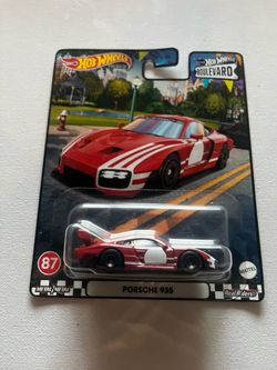 Hot Wheels Boulevard Porsche 935 Die-Cast Car