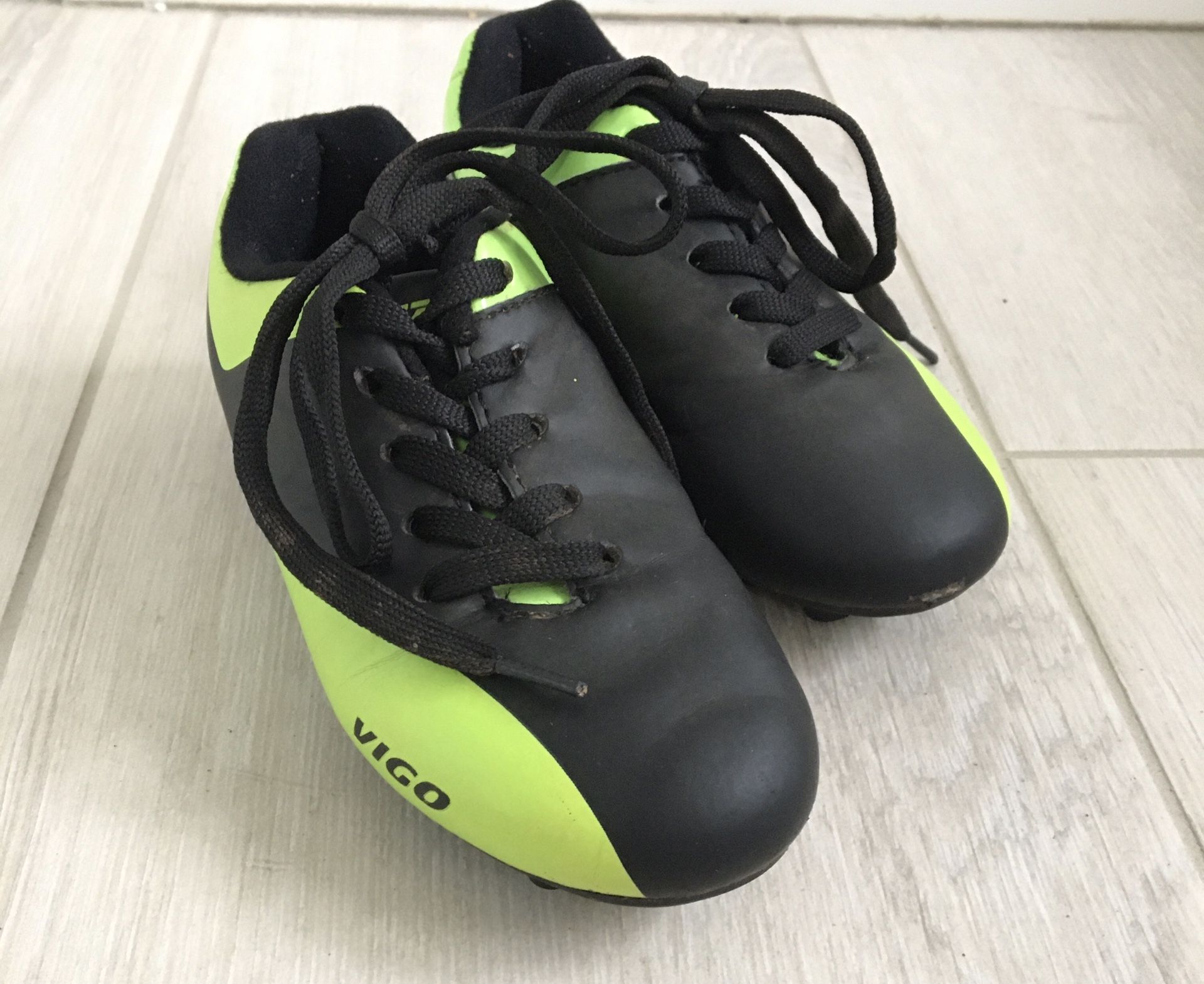 Vigo Soccer Shoes Cleats Size 10