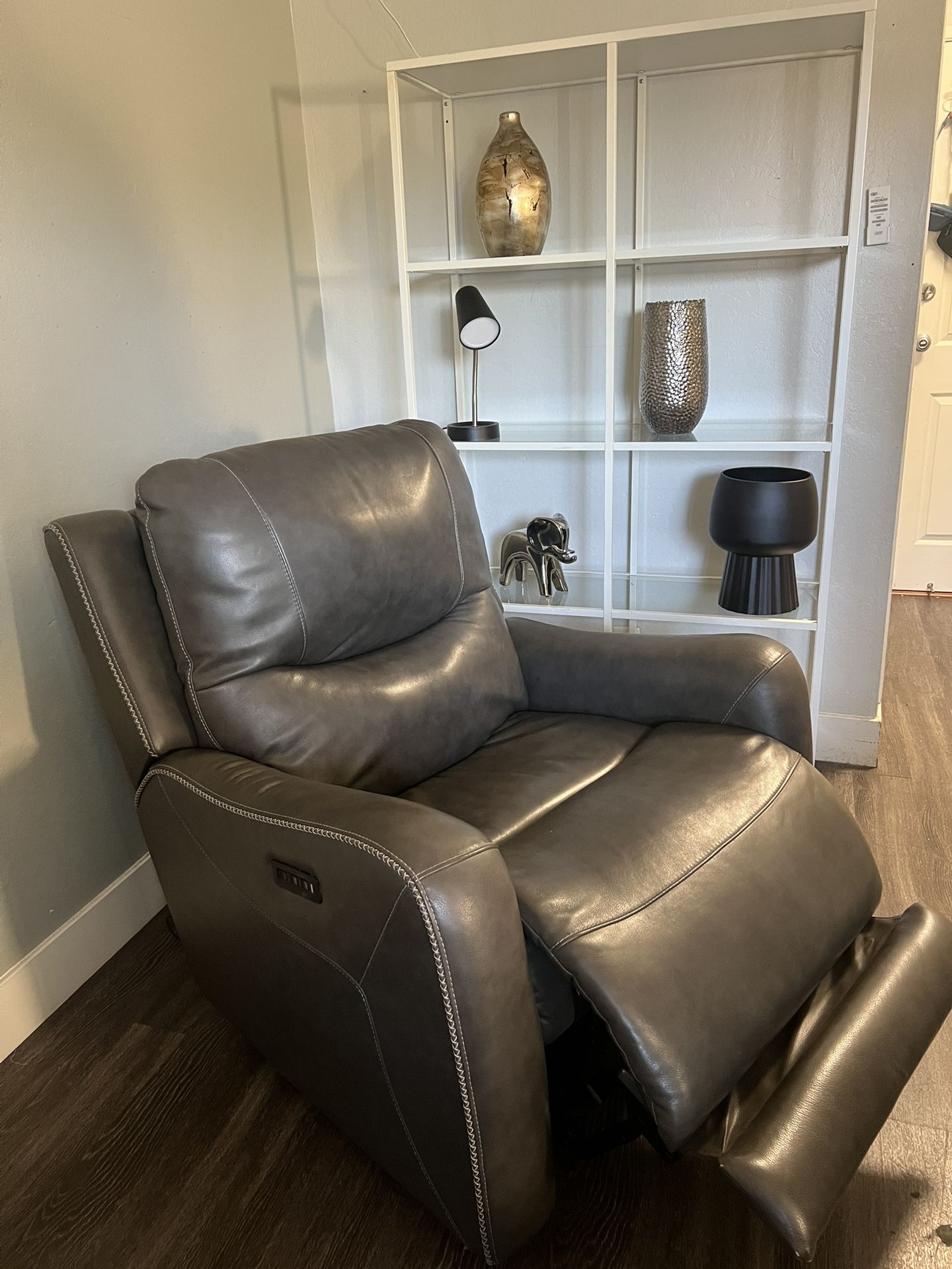 Electric Recliner Chair *massager * 200