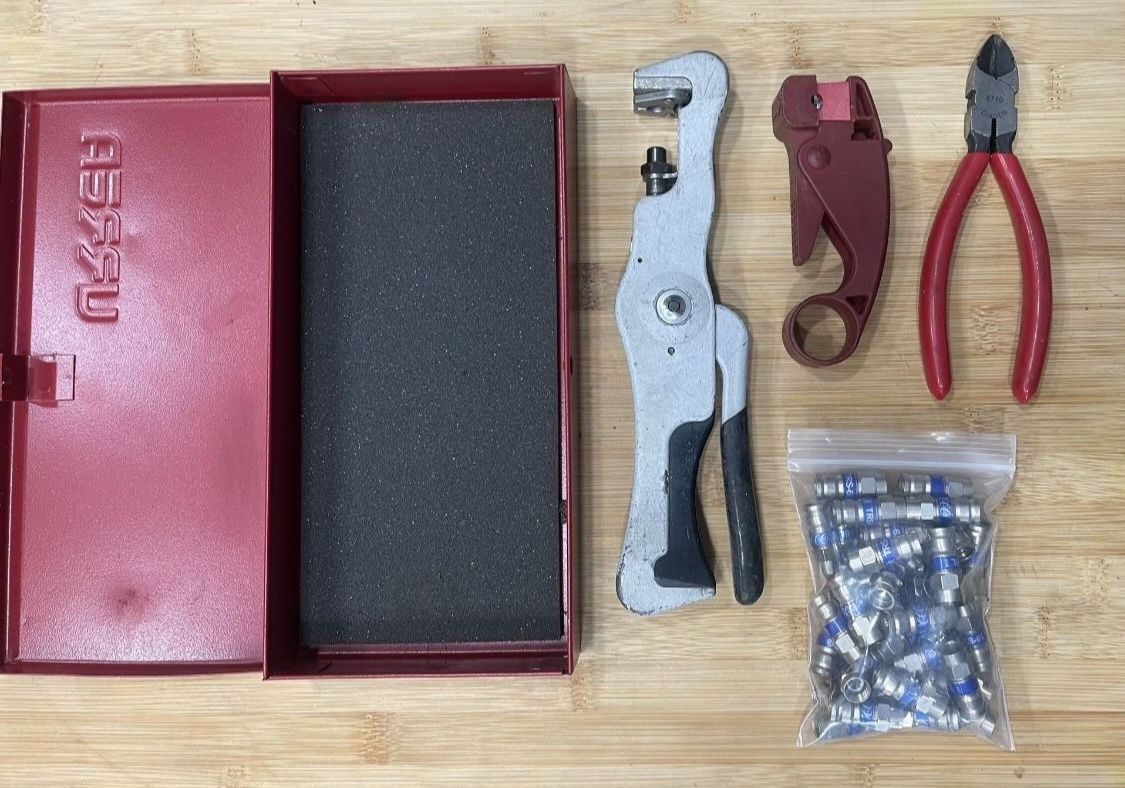 Coax Cable Compression Crimper Tool Kit Plus 40 RG6 compression Tips