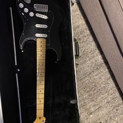 Black Fender Stratocaster 