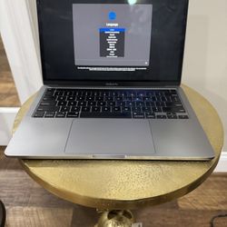 MacBook Pro 13” (Intel, Touch Bar) – 8GB RAM / 500GB SSD – No Charger (2018)