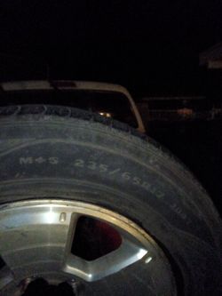 1 Tire 235/65/R 17
