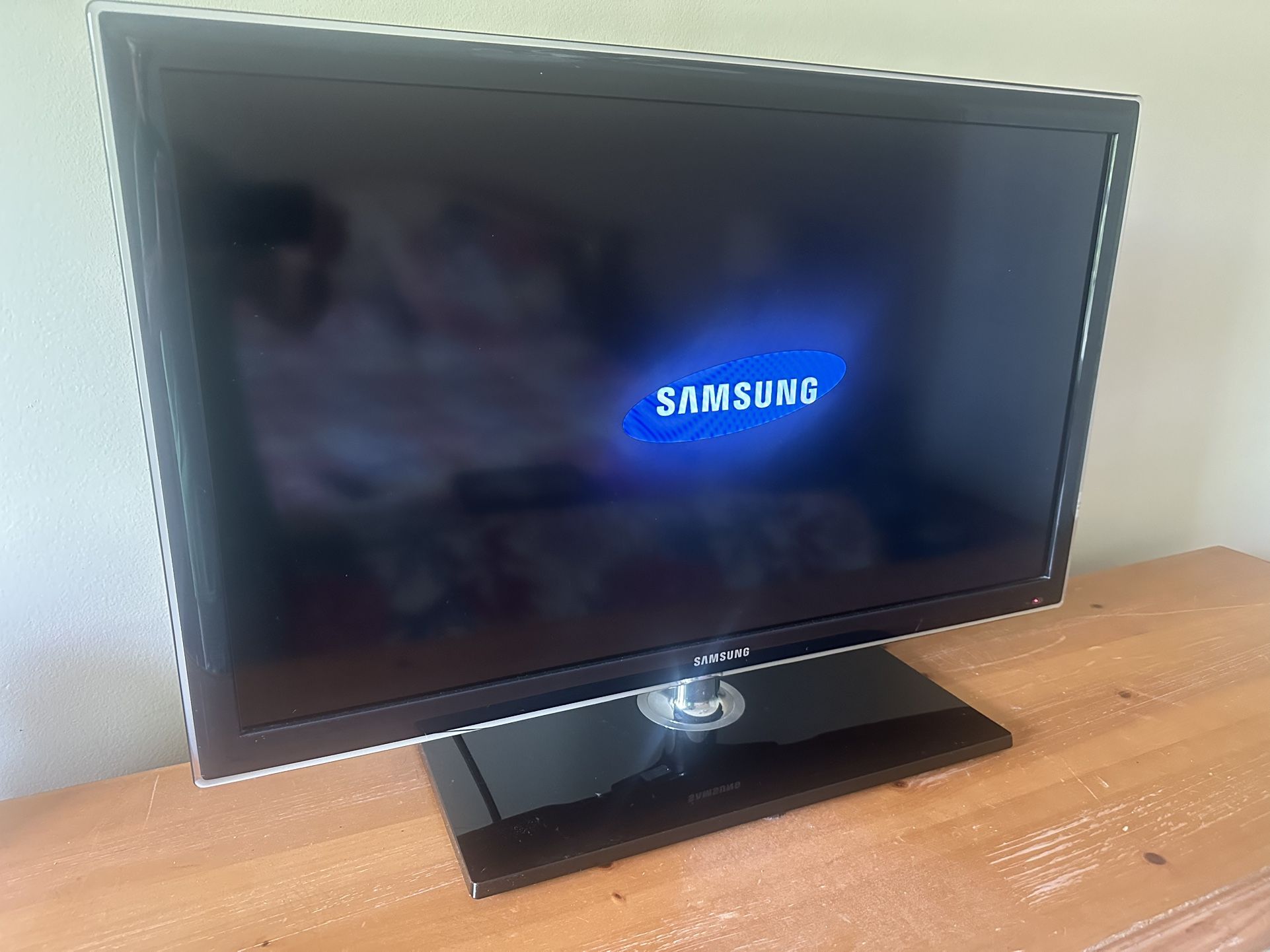 32 Inch Samsung TV
