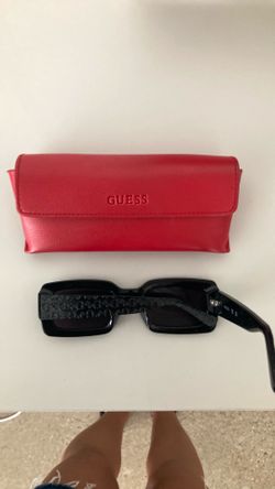 GUESS SUNGLASSES