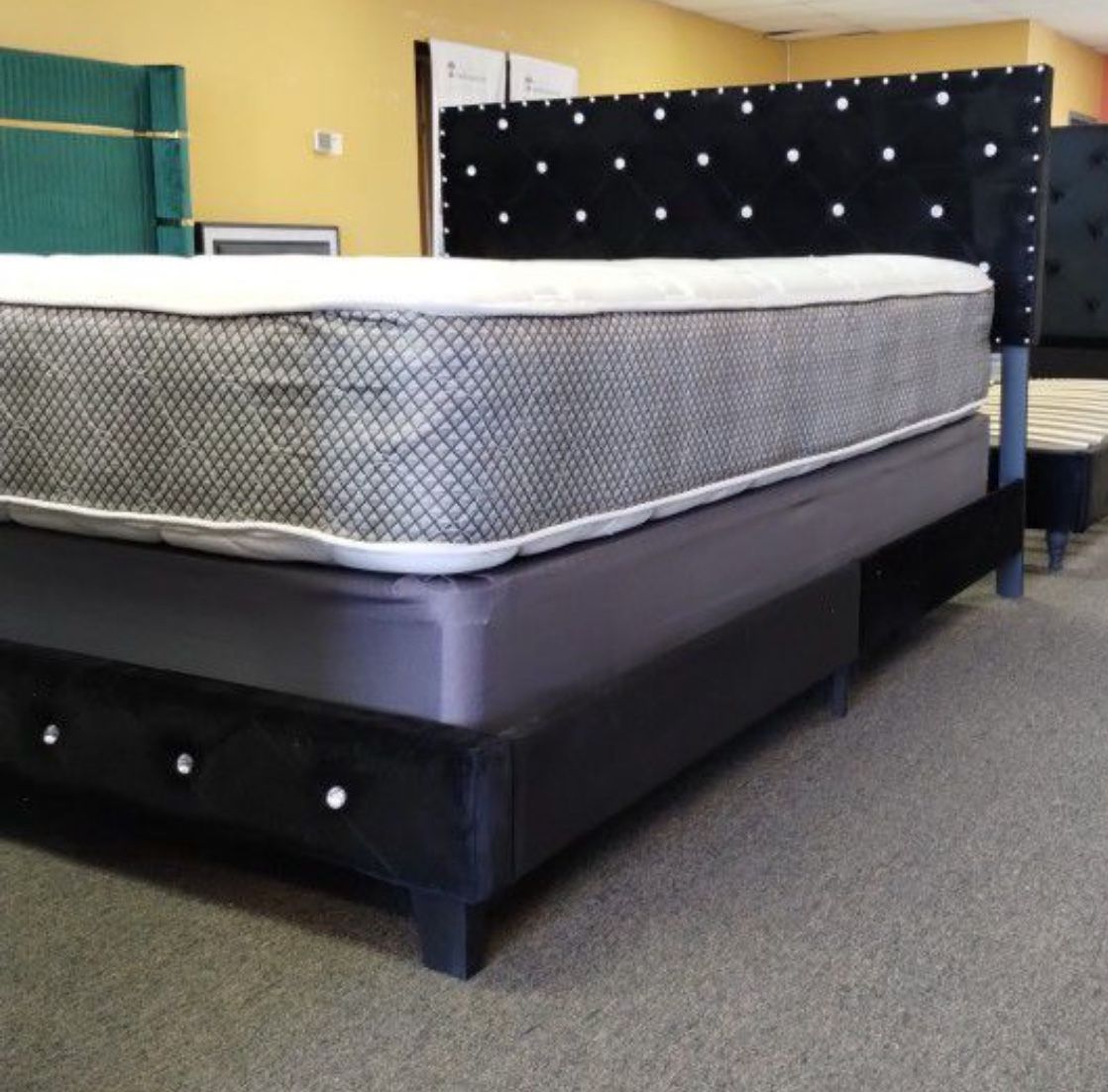 NEW VELVET BED COMPLETE WITH MATTRESS AND BOXSPRING INCLUDING FREE