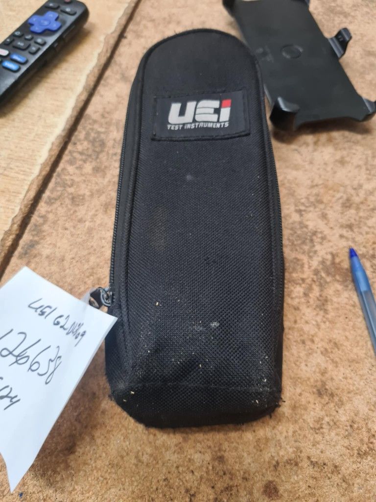 UEi DL369 Digital Clamp Meter HVAC Auto-Ranging 4000 Counts Volt Meter AC Amp Meter Measures AC Current AC/DC Voltage & Microamps