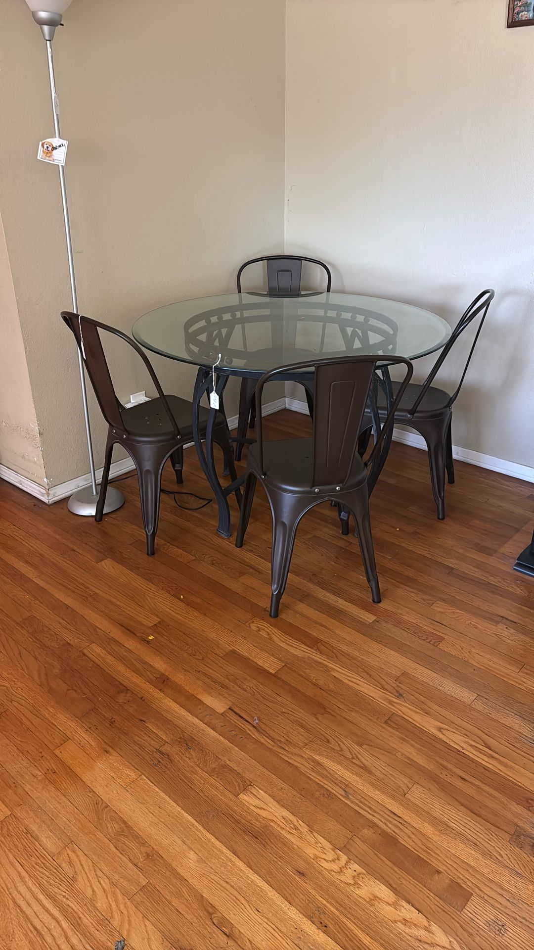 Dinning Table Plus Chairs