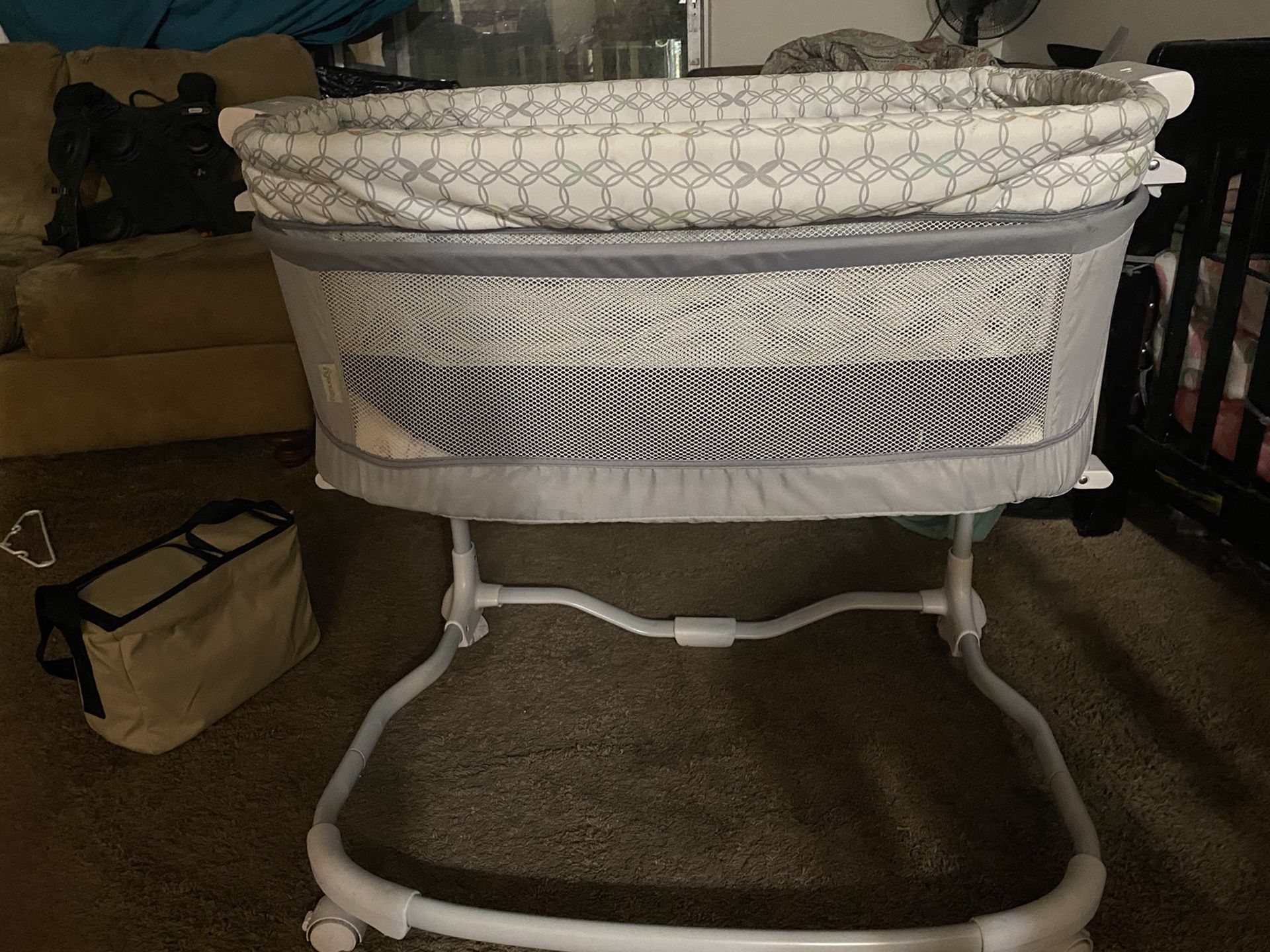 Halo bassinet