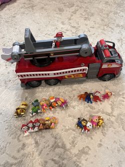 Paw Patrol Marshall Fire truck Vehicle Toy With Extra Pup Figures