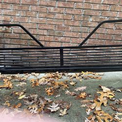 Fifth Wheel Camper V-Tail Gate