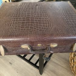 VINTAGE SAMSONITE 4135 FAUX ALLIGATOR SUITCASE