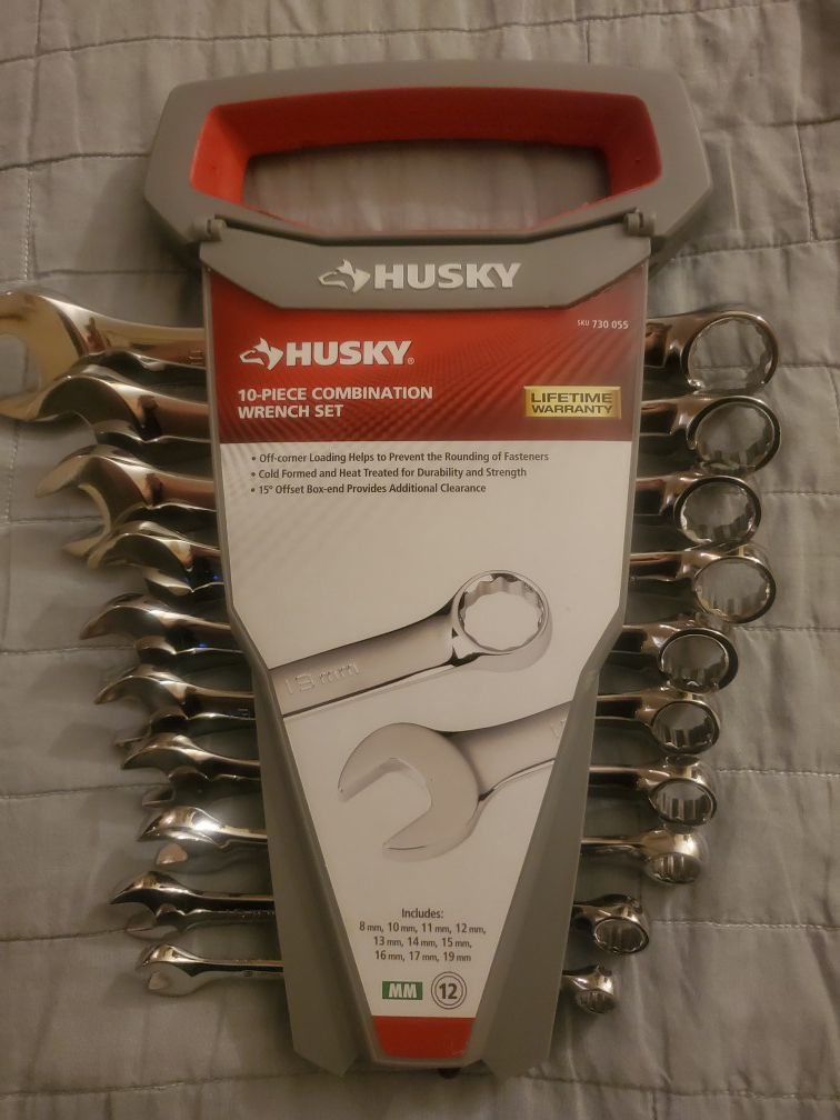 Husky 10 piece combo wrench set and screw set
