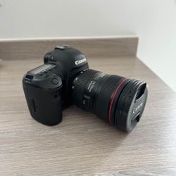 Canon 5D IV 24-70mm Lens