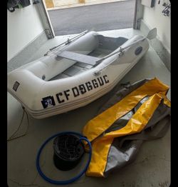 West marine 8ft 4 inch dinghy