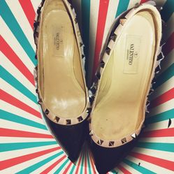 Valentino Garvani rockstud pumps size 7
