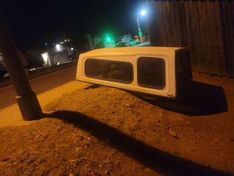 Truck bed cover