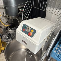 Commercial Estella Dough Mixer 68 Quart Bowl
