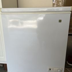 GE Freezer Good Condition 