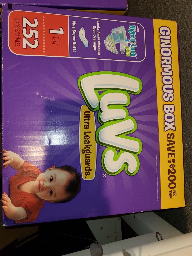 New luvs size 1 diapers 252 count