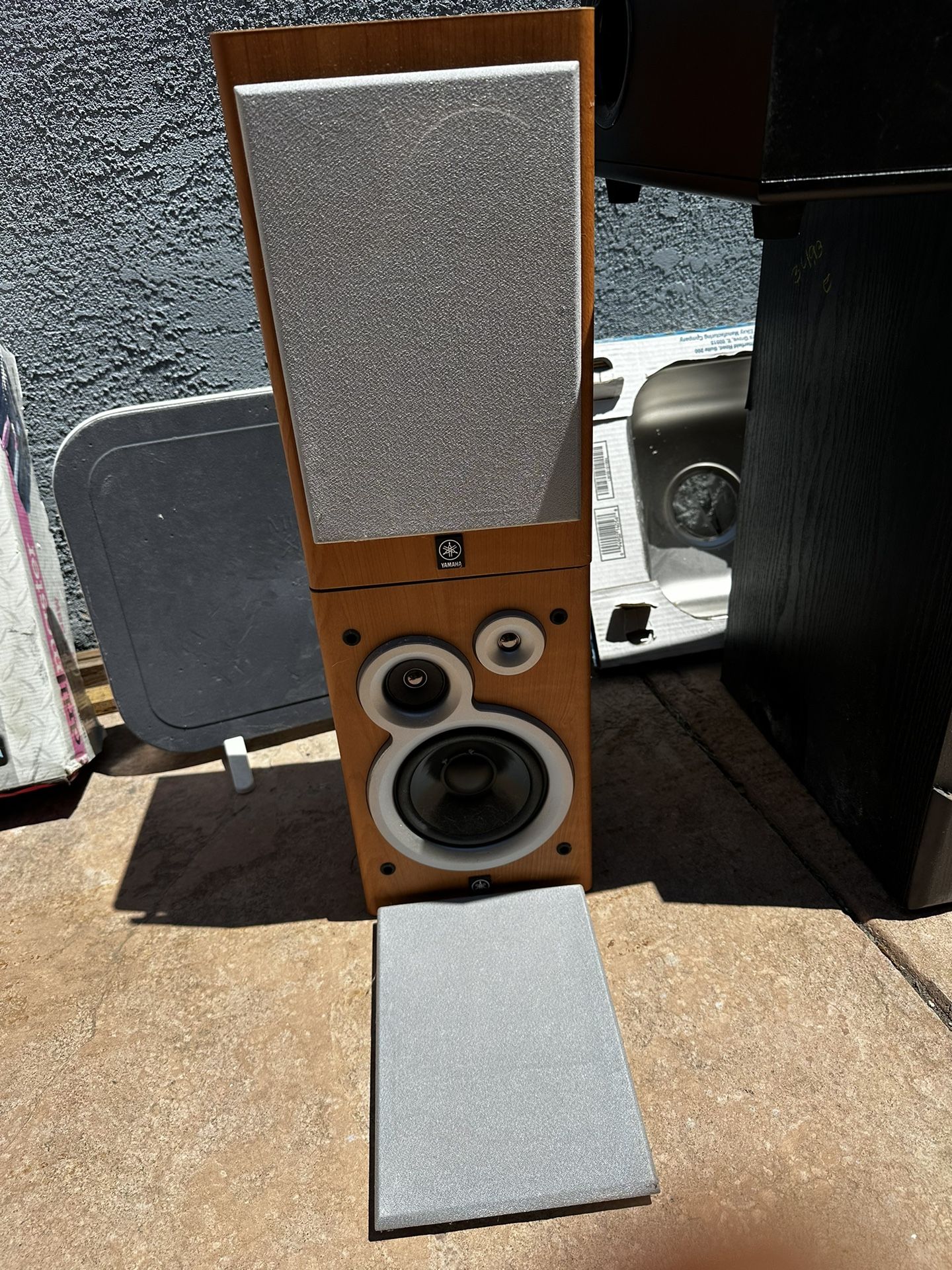 Bookshelf Speakers (Yamaha)