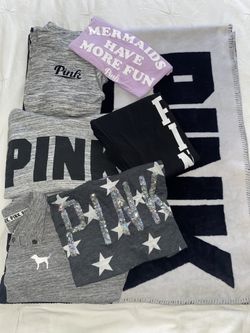 VS PINK Bundles With Throw Blanket MAKE OFFERS