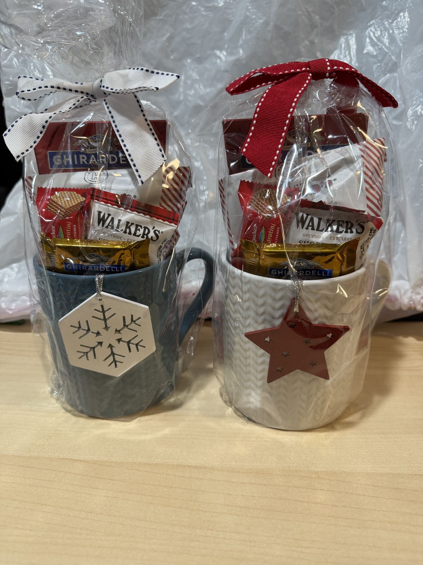 Ghirardelli Hot Cocoa and Chocolate Tree 2 Mug Holiday Gift Set