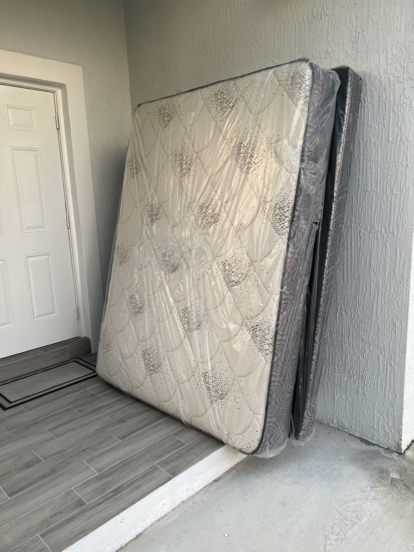 561⭐️410⭐️3893⭐️Mattresses: twin, Full, Queen, king mattresses!!!!!! Regular, plush, pillow top available!🚚!!!’⭐️ Habló español