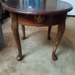 Dark Solid Wood Round End Table For Sale 