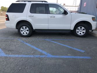 2010 Ford Explorer CLEAN ,CLEAN, CLEAN!!!!!!