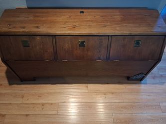 Queen head board with storage